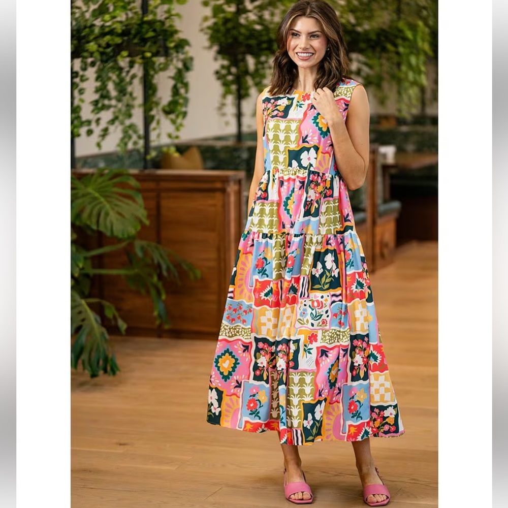 CROSBY by Mollie Burch
Arlo Crew Neckline Sleeveless Maxi Dress